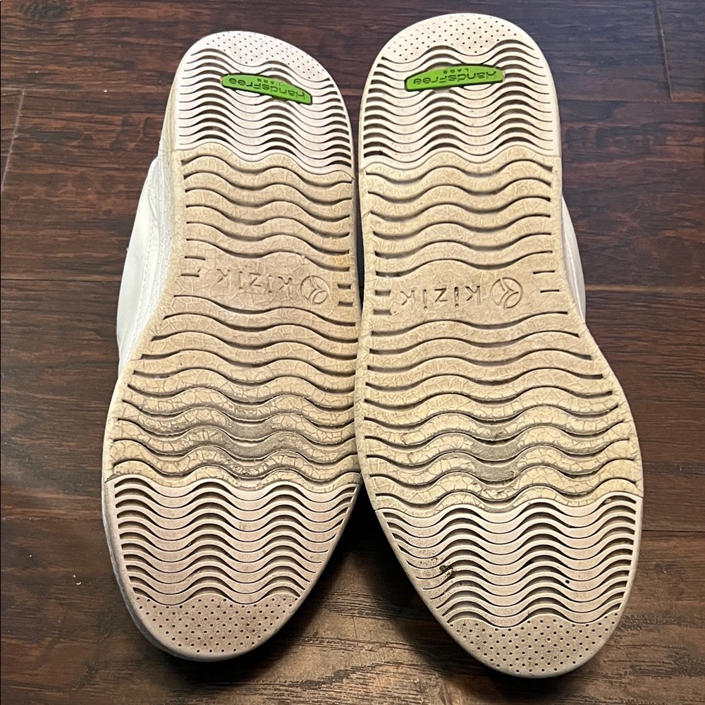 Kizik Women's White Sneakers - Picture 5 of 6
